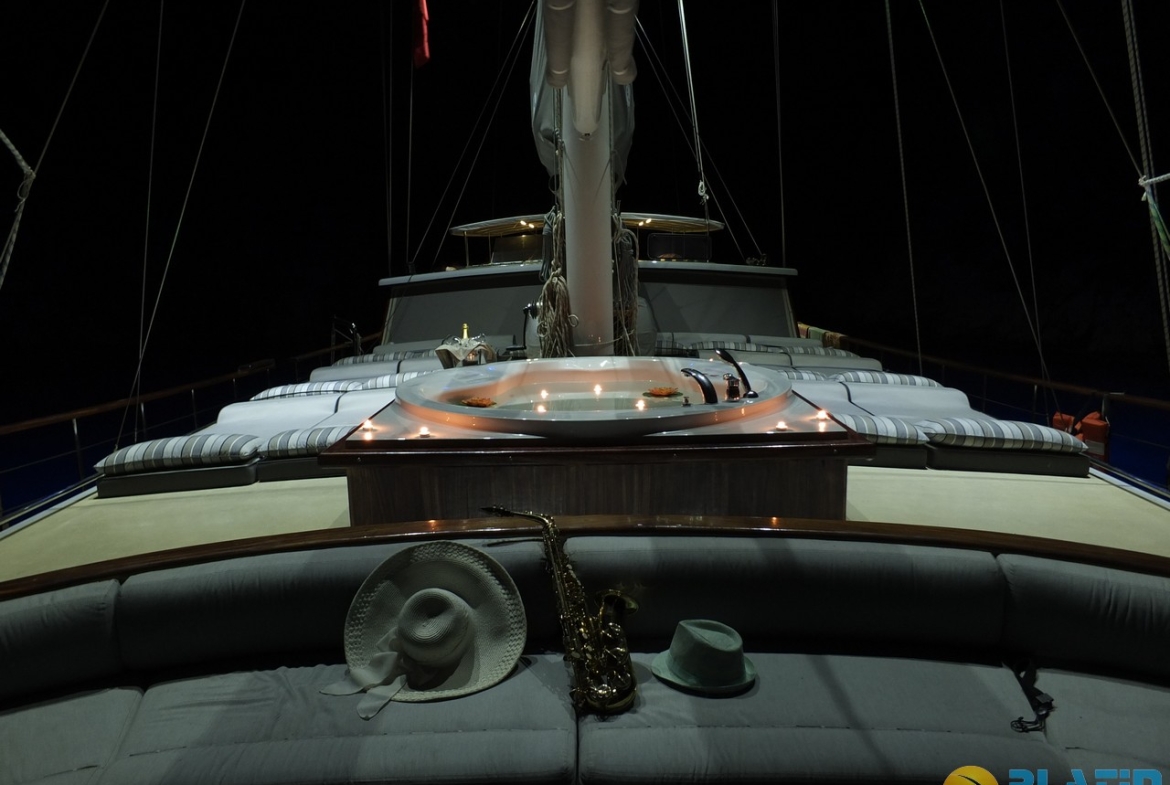 Yacht Kaptan Mehmet Bugra 8 Cabins 34 Meters Yacht Charter Turkey