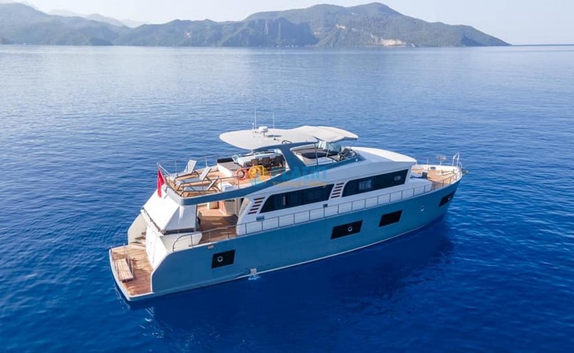 Trawler Compass Motoryacht charter