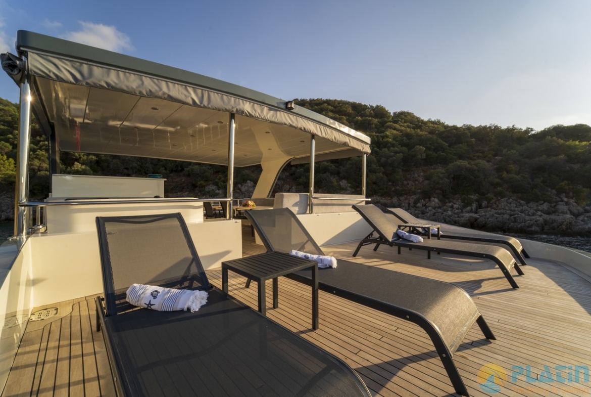 Alegria Trawler Yacht